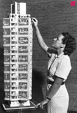 'City Dweller's Unit, Broadacre City Model' by Frank Lloyd Wright, netpic www.bwaf.org, marked 'N. M. JEANNERO POST-GAZETTE', attributed according to http://www.steinerag.com