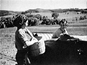 'Taliesin Fellowship' filmed by Alden B. Dow 1933. Still from the film 'Frank Lloyd Wright' by Ken Burns and Lynn Novick © The American Lives Film Project, Inc. - 1997